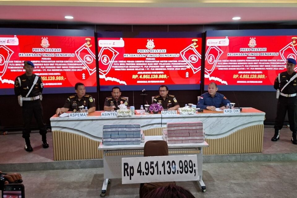 Total pengembalian kerugian keuangan negara yang diterima Kejati Bengkulu mencapai Rp4,95 miliar.